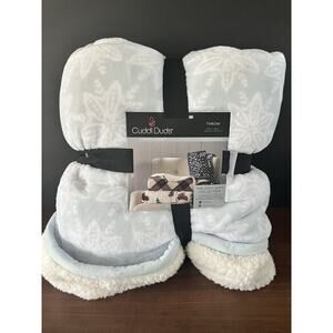 Cuddl Duds Cozy Soft Throw Blanket Snowflakes 50" X 60" Plush Reverse Faux Fur